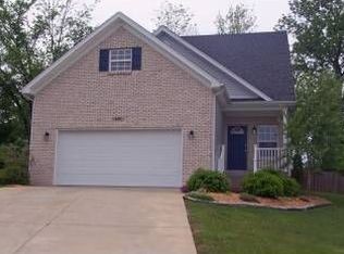 901 Lyle Ln, La Grange, KY 40031