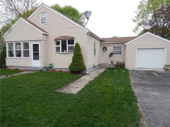 50 Deer St, Rumford, RI 02916