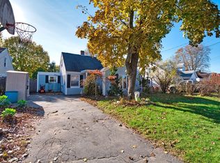 21 Nimitz Rd, Rumford, RI 02916