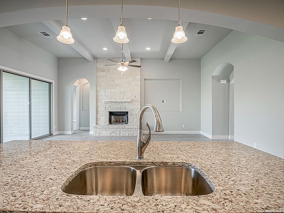 3rd image of 4916 Hunters Cove