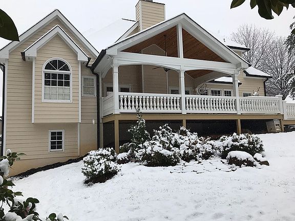 3rd image of 2488 Chancery Pl NE