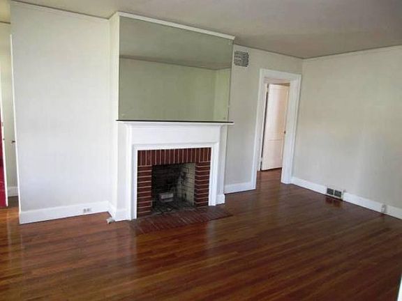 3rd image of 1011 Rainey St
