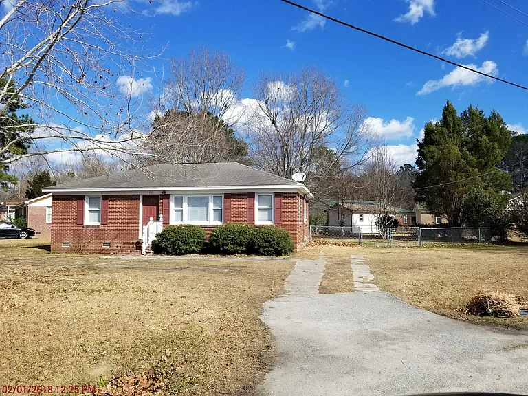 300 Mary Scott Dr — Photo 2