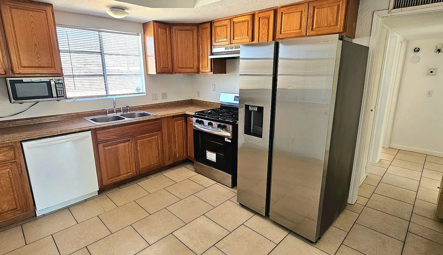 Welcome to our 2 Bedroom 1 Bath House — Photo 4