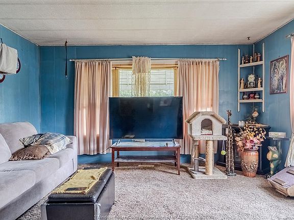 5th image of 293 Forest Pl