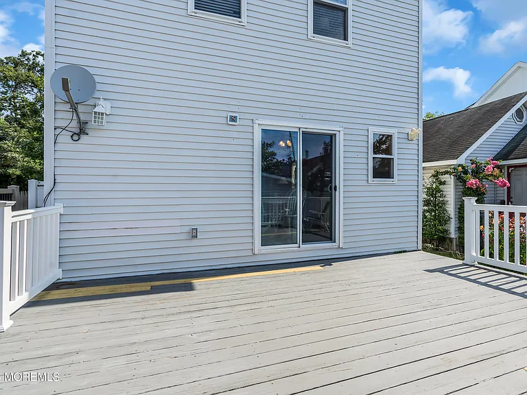 143 Lake Ave — Photo 8