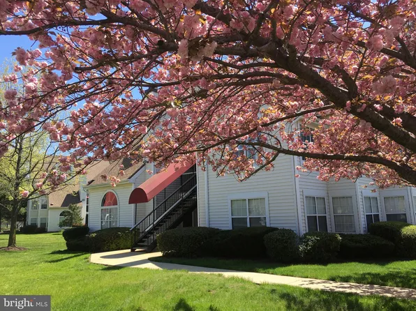 10408 Westridge Dr #201, Bowie, MD 20721
