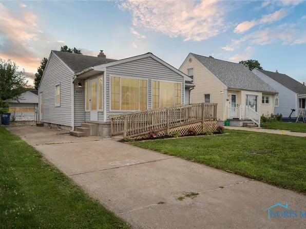 4623 283rd St, Toledo, OH 43611