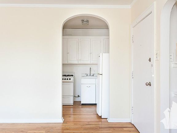 3rd image of 550 W Arlington Pl APT 701