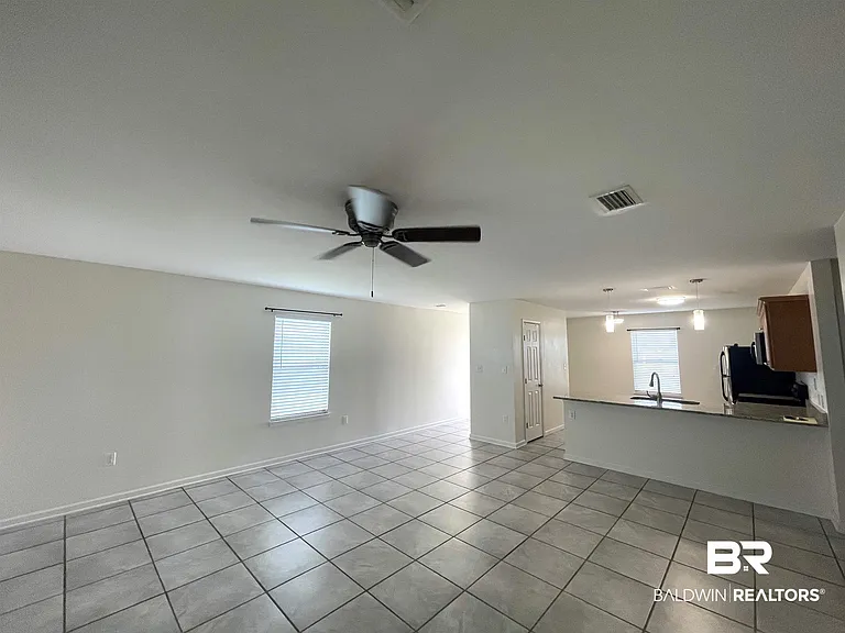 15142 Marem Dr — Photo 2