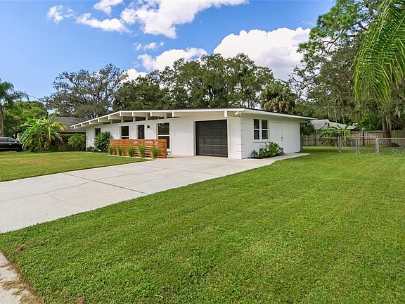 3rd image of 2665 Oakmere Ln