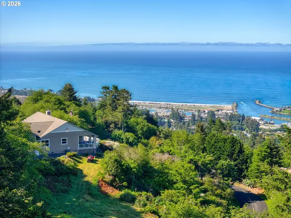 16890 Crown Terrace Rd, Brookings, OR 97415