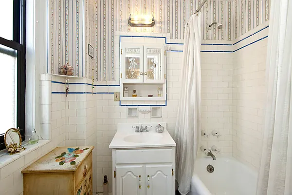 Sold by Bond New York | media 11