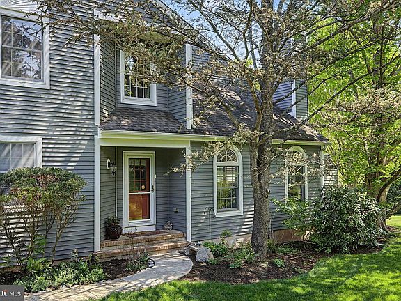 4th image of 117 Greenbrook Ct