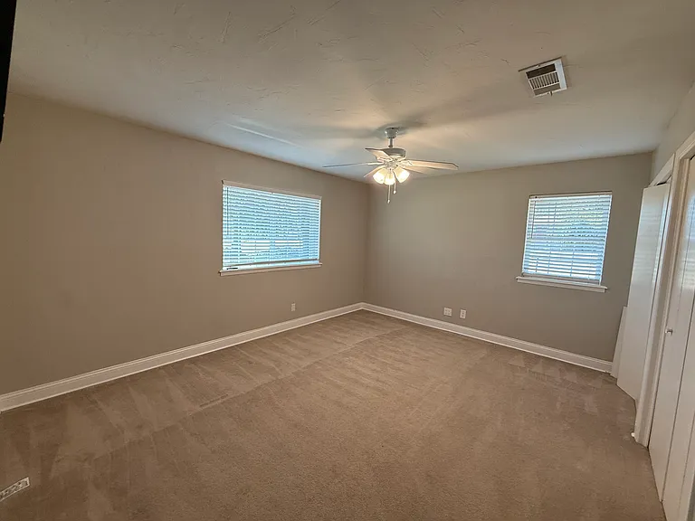 105 Acker St — Photo 18