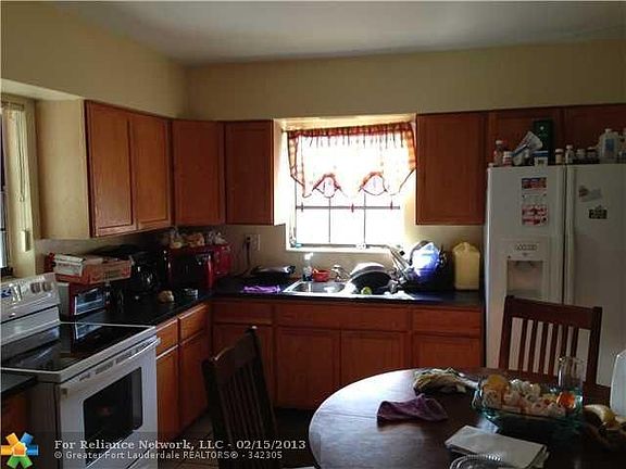 2nd image of 1650 NE 174th St