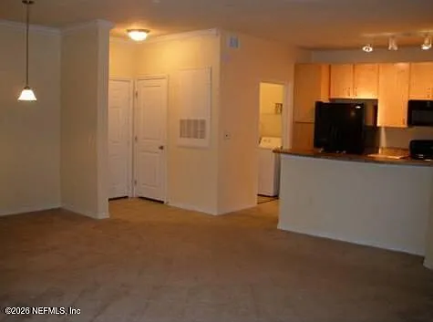 2 bed, 2.0 bath, 1225 sqft, $1,600 — Photo 2