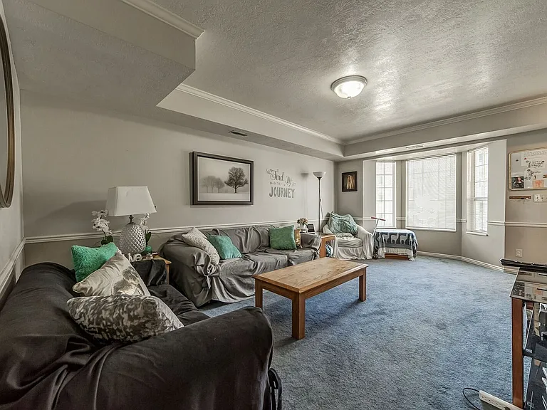 547 N 300 E #5 — Photo 3