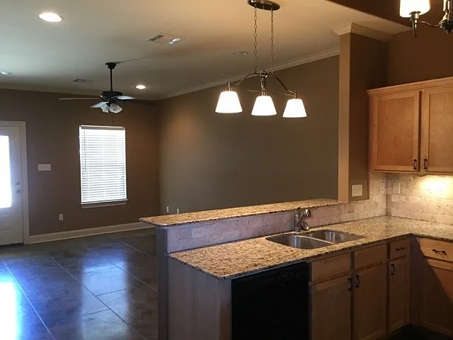3 Bdrm Townhouse In Broussard — Photo 3