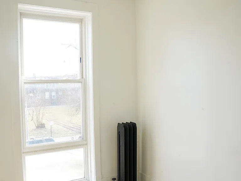 154 N Lamon Ave #2 — Photo 6