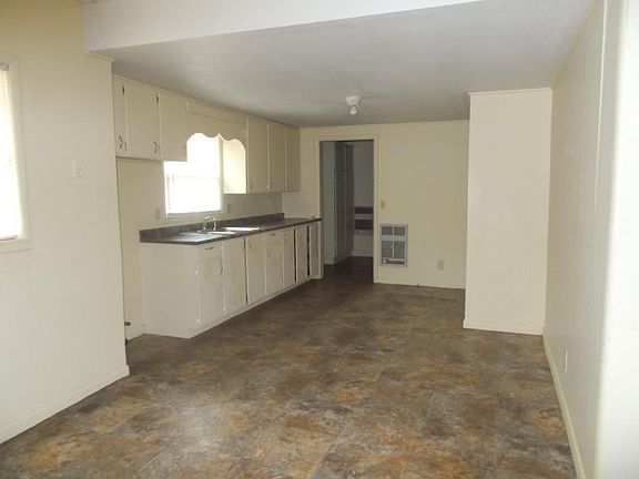 KITCHEN/DINING COMBO
