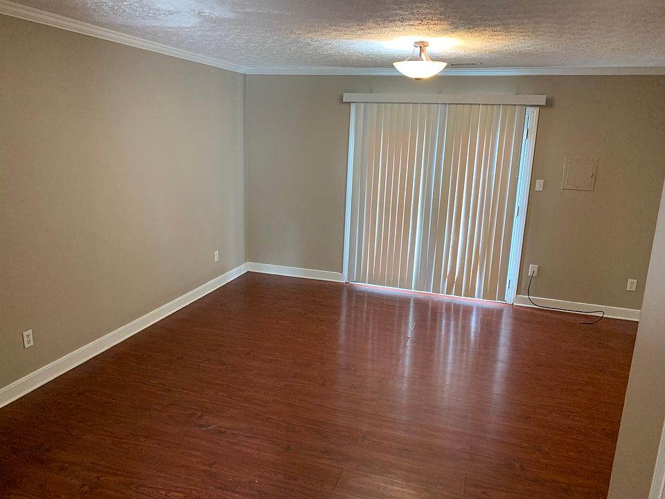 2nd image of 466 Britnie Ct
