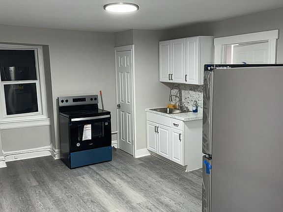 5th image of 1402 W Linden St APT 3