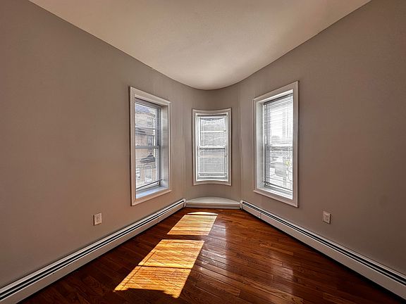 4th image of 6 Tonnelle Ave #22E