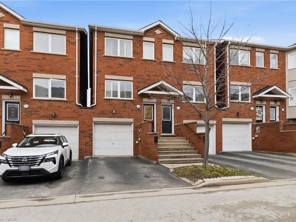 1751 Lampman Ave #30, Burlington, ON L7L 6W2