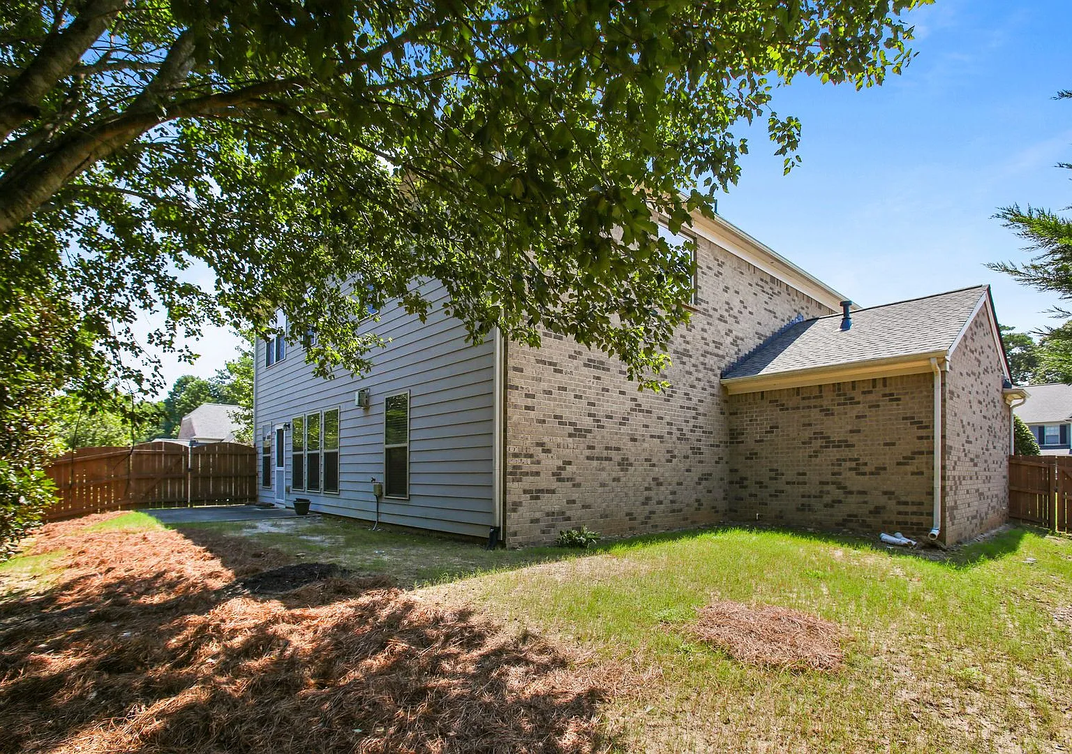 5 Bedroom 4 Bath Open Concept Spacious Family Home in the Lake First Estates Subdivision — Photo 4