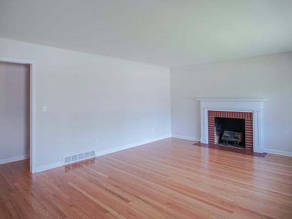 5th image of 3105 Martha Ct