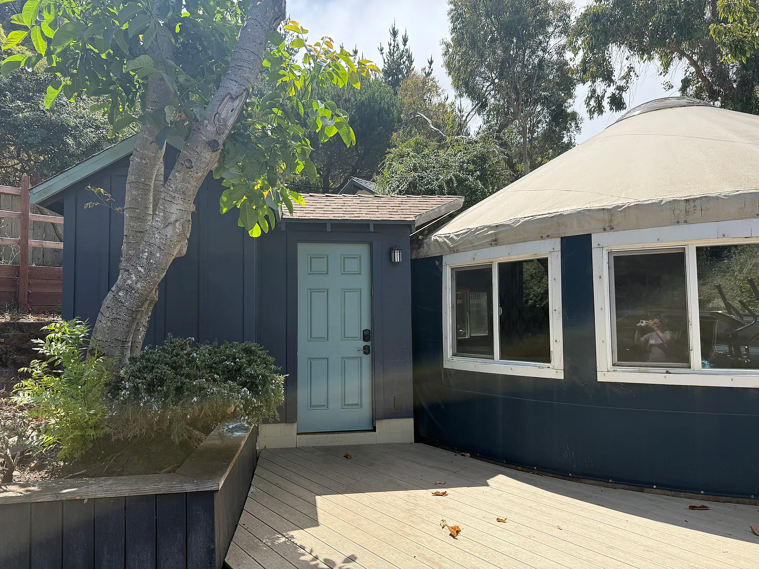 Studio, 550 sqft, $3,500 — Photo 2