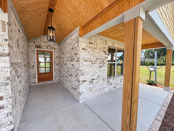2nd image of 711 Osprey Cir