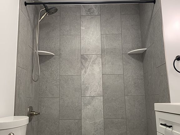 5th image of 2 Rockview Ave #3