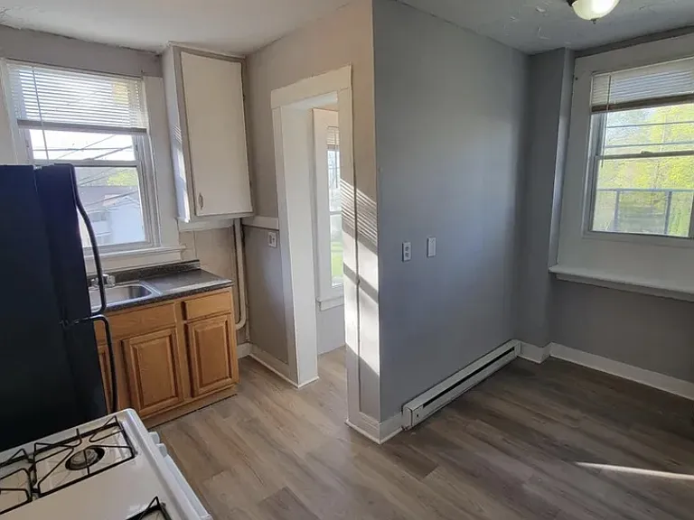 570 Broad St #1D — Photo 10