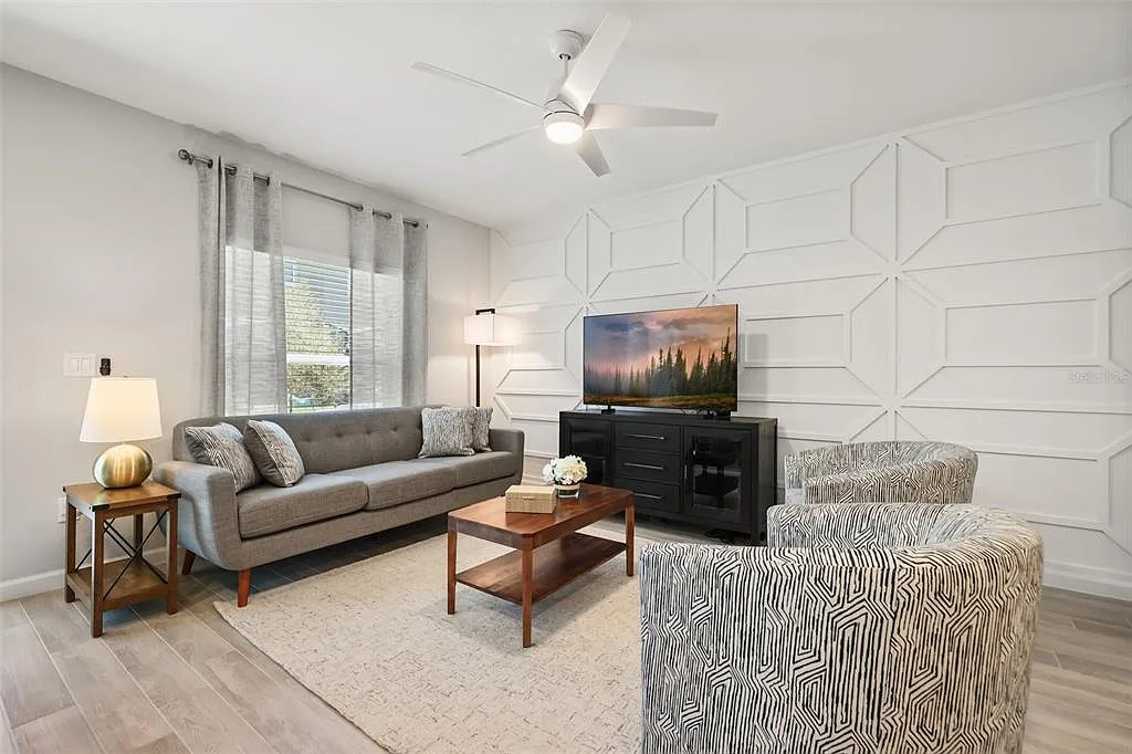 3 bed, 2.5 bath, 1451 sqft, $3,500 — Photo 2