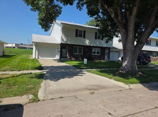 916 S 16th St, Norfolk, NE 68701