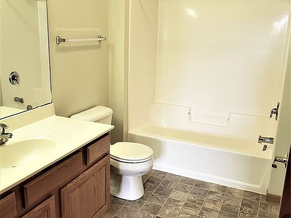 2nd image of 302 Prairie Heights Dr APT 206