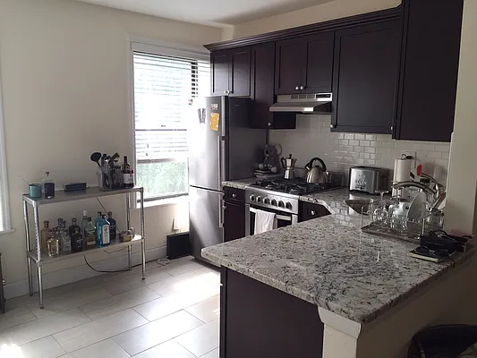 Rented by Bedford Realty USA Corp | media 2