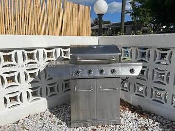 3rd image of 600 N 20th Ave #12