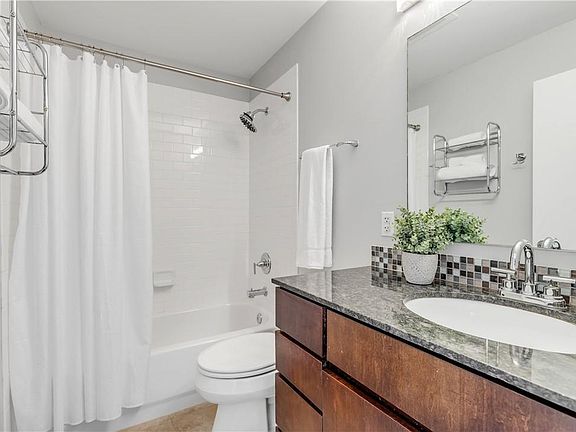 5th image of 2200 Dickson Dr APT 104