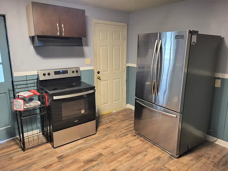 9401 Eleanor Dr — Photo 16