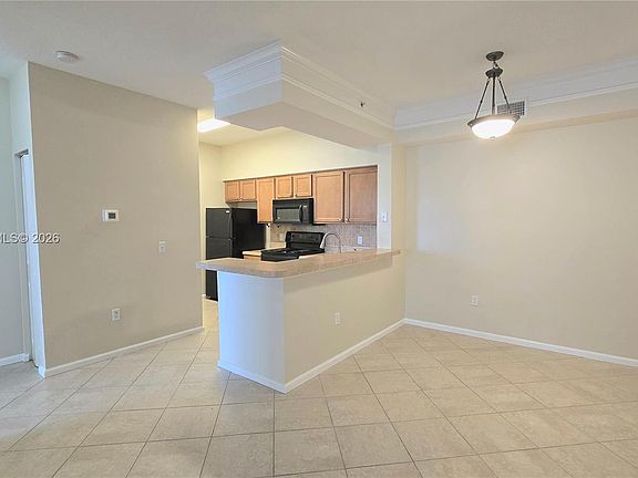5th image of 1307 Myrtlewood Cir E #1307