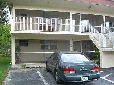 5th image of 5379 SW 40th Ave APT 105