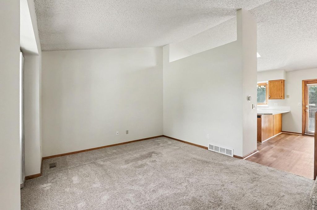 1827 Cambridge Ct