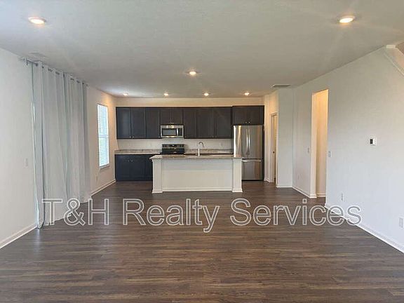 5th image of 354 N Grand Oak Dr