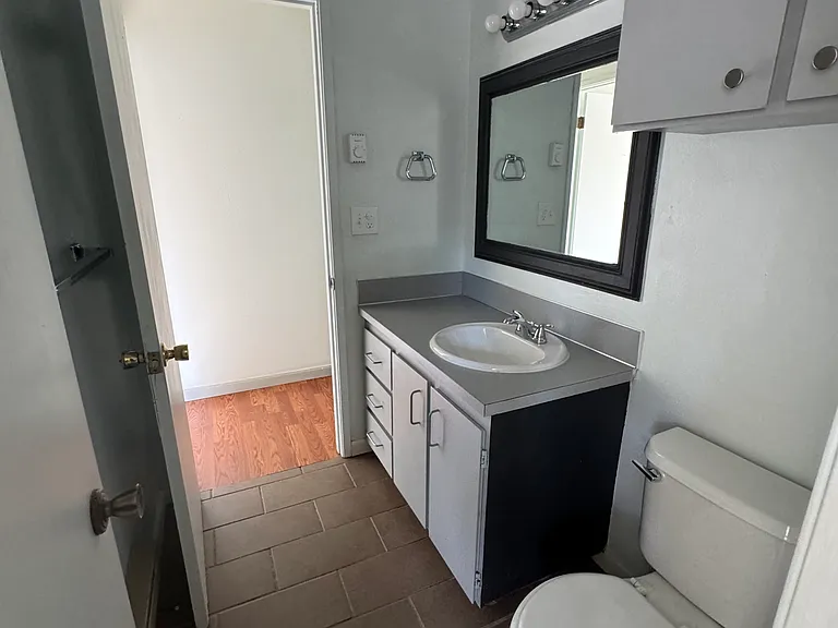 Terri 24 Apartments — Photo 13