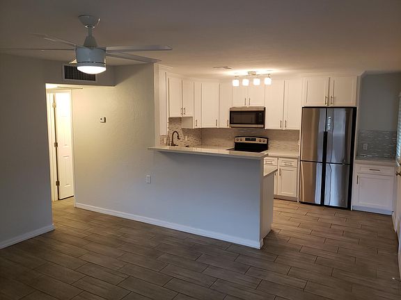 Living Room/Kitchen