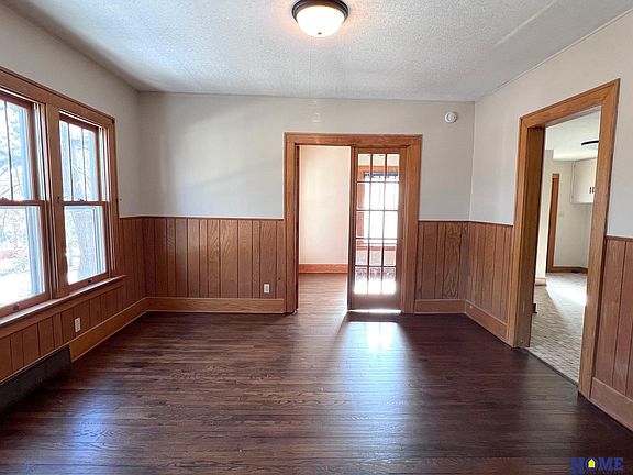 5th image of 183 E Seward St