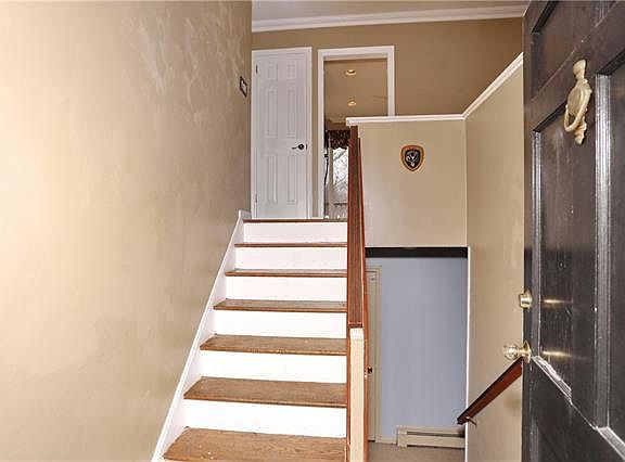 5th image of 10 Overbrook Dr